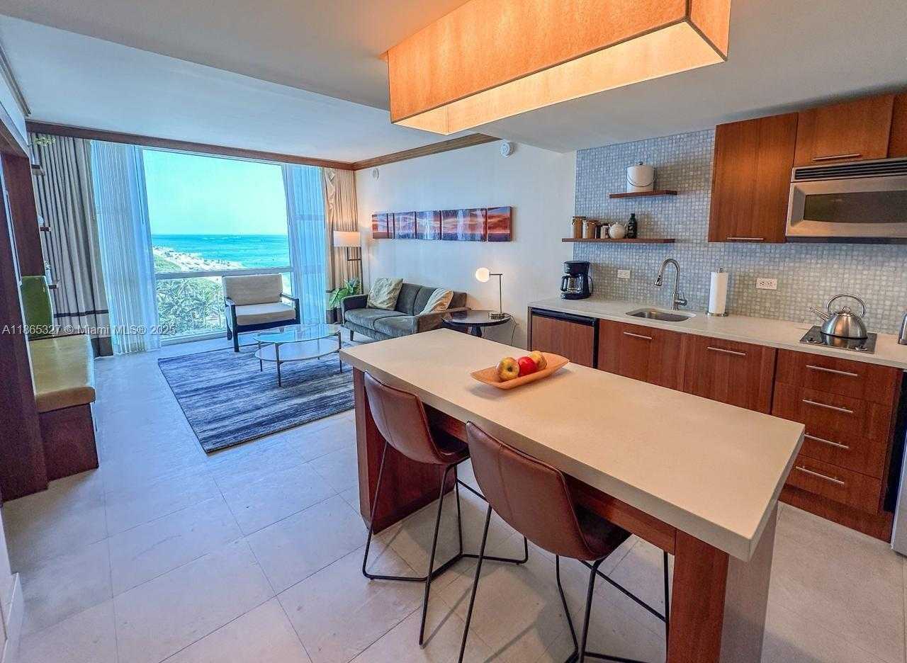Small Image of 6801 COLLINS AVE #815, Miami Beach Number 3