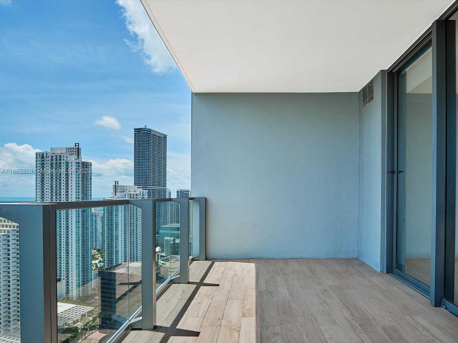 Small Image of 68 SOUTH EAST 6TH ST #3705, Miami Number 4