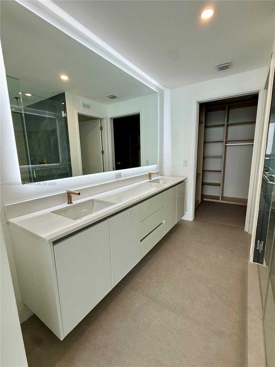 Small Image of 700 NORTH EAST 24TH ST #4303, Miami Number 14
