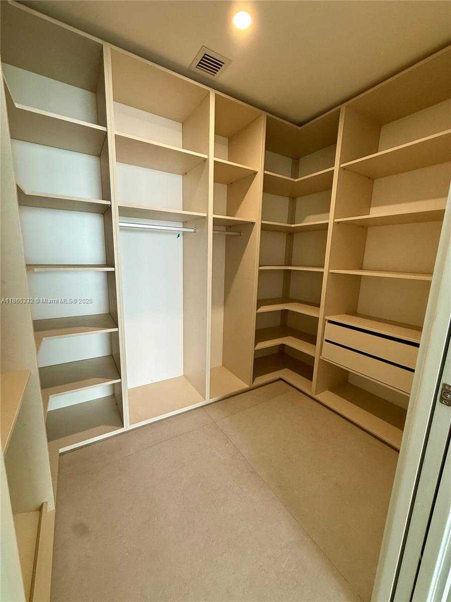 Small Image of 700 NORTH EAST 24TH ST #4303, Miami Number 16