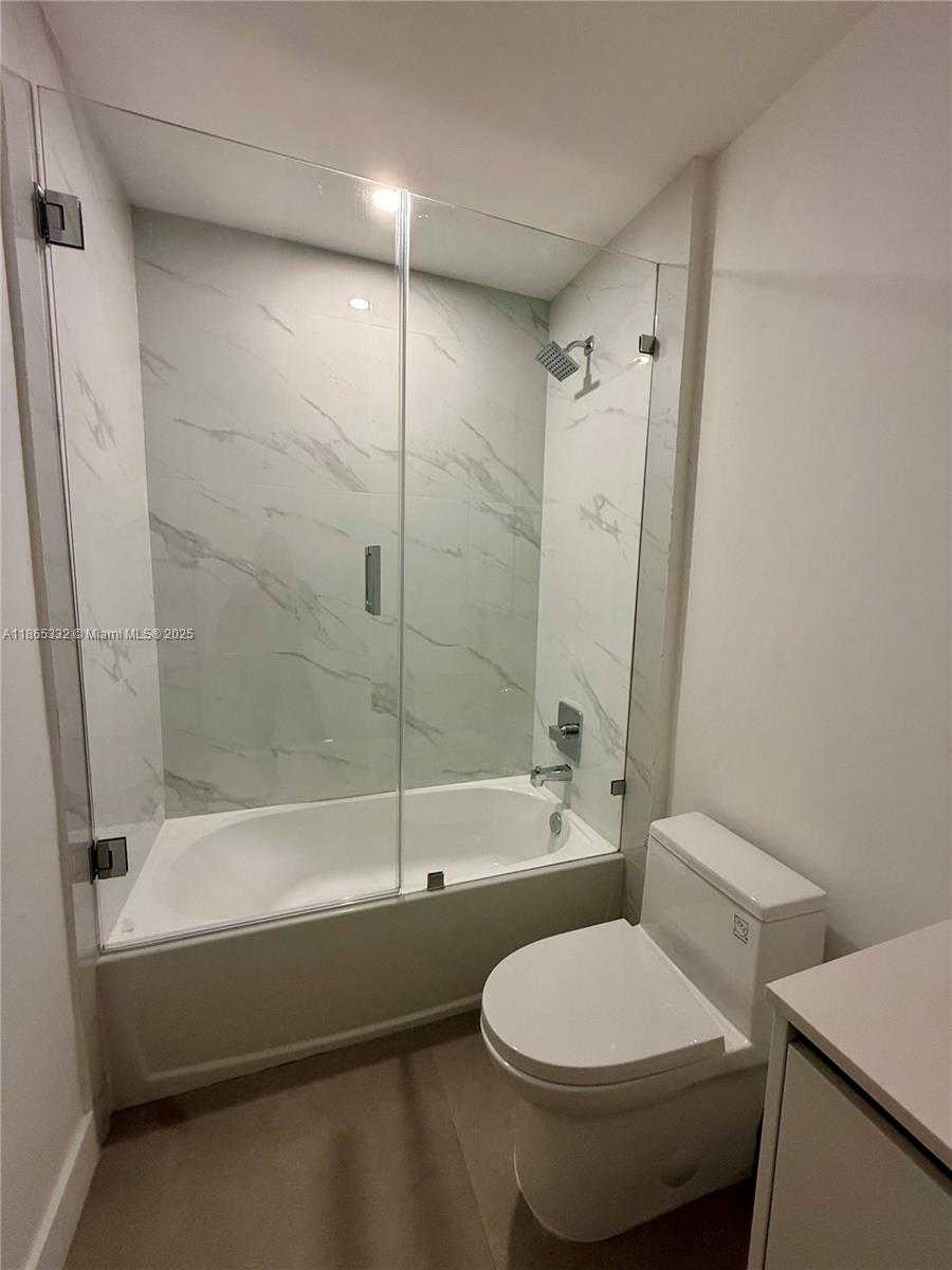Small Image of 700 NORTH EAST 24TH ST #4303, Miami Number 17