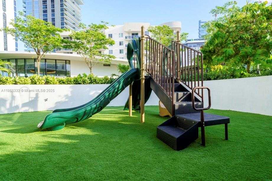 Small Image of 700 NORTH EAST 24TH ST #4303, Miami Number 34