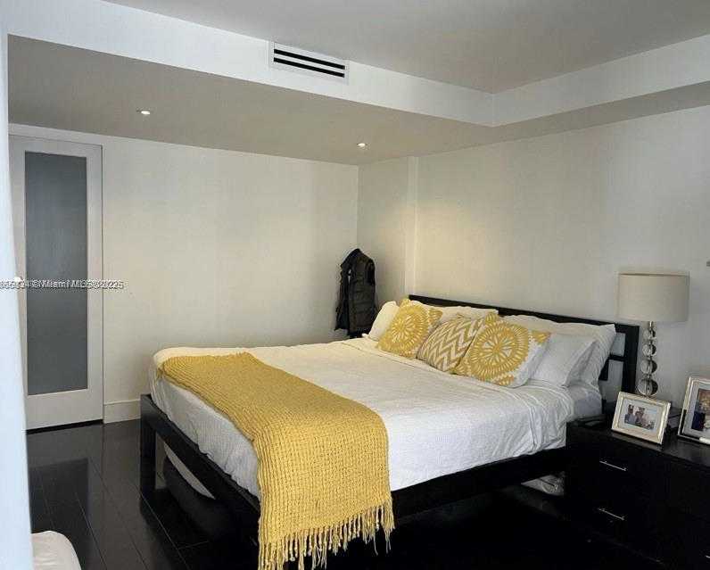 Small Image of 1915 BRICKELL AVE #C706, Miami Number 7