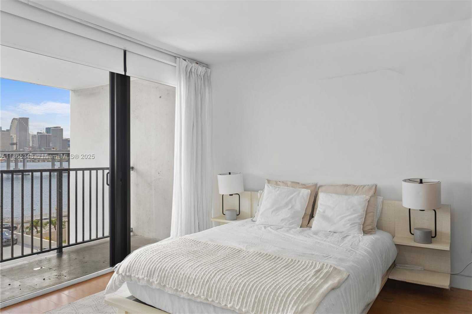 Small Image of 801 NORTH VENETIAN DR #504, Miami Number 10