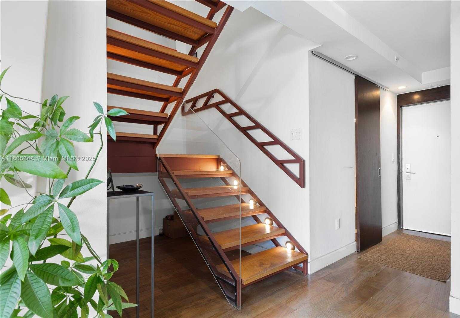 Small Image of 801 NORTH VENETIAN DR #504, Miami Number 13