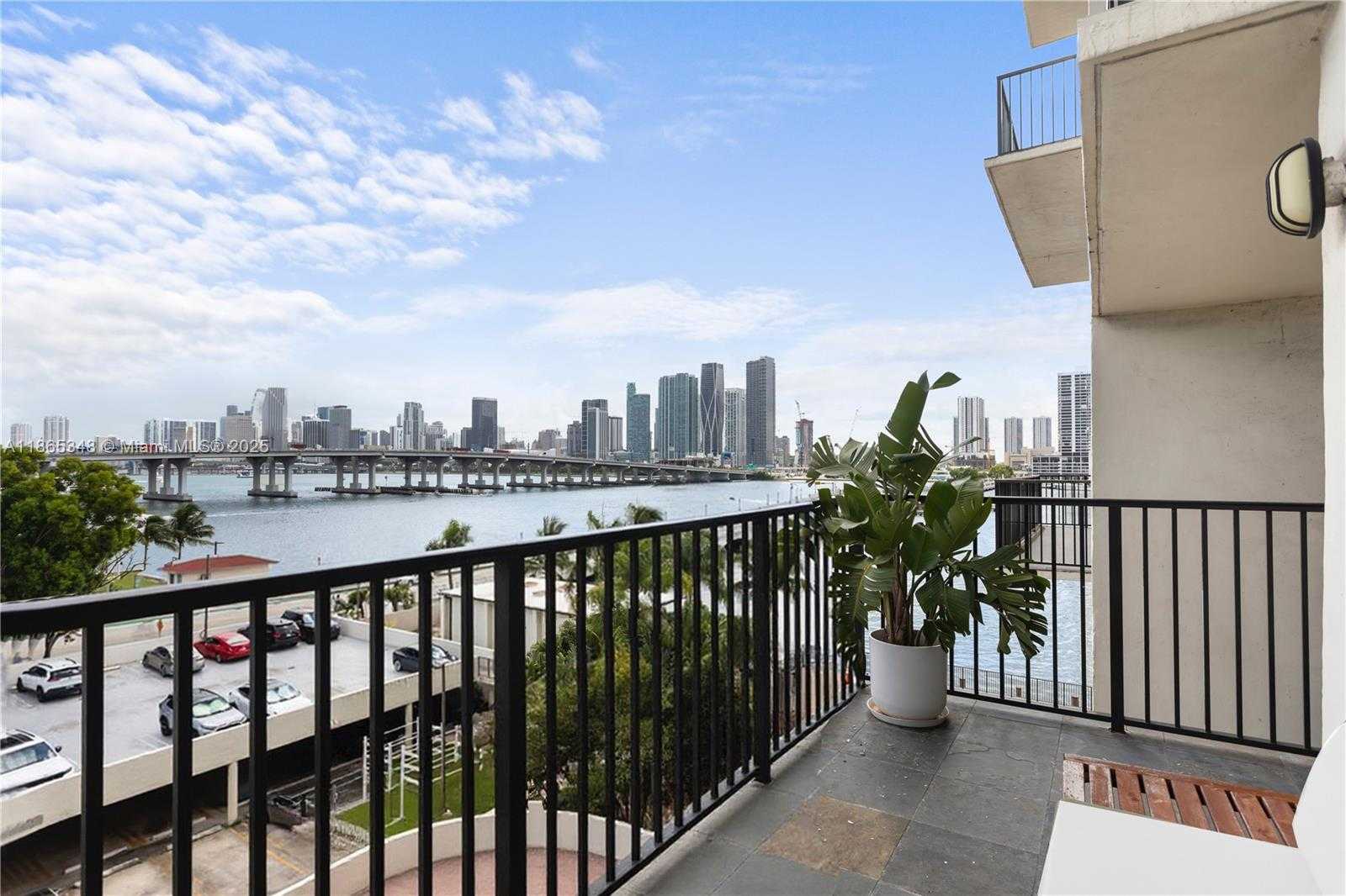Small Image of 801 NORTH VENETIAN DR #504, Miami Number 20