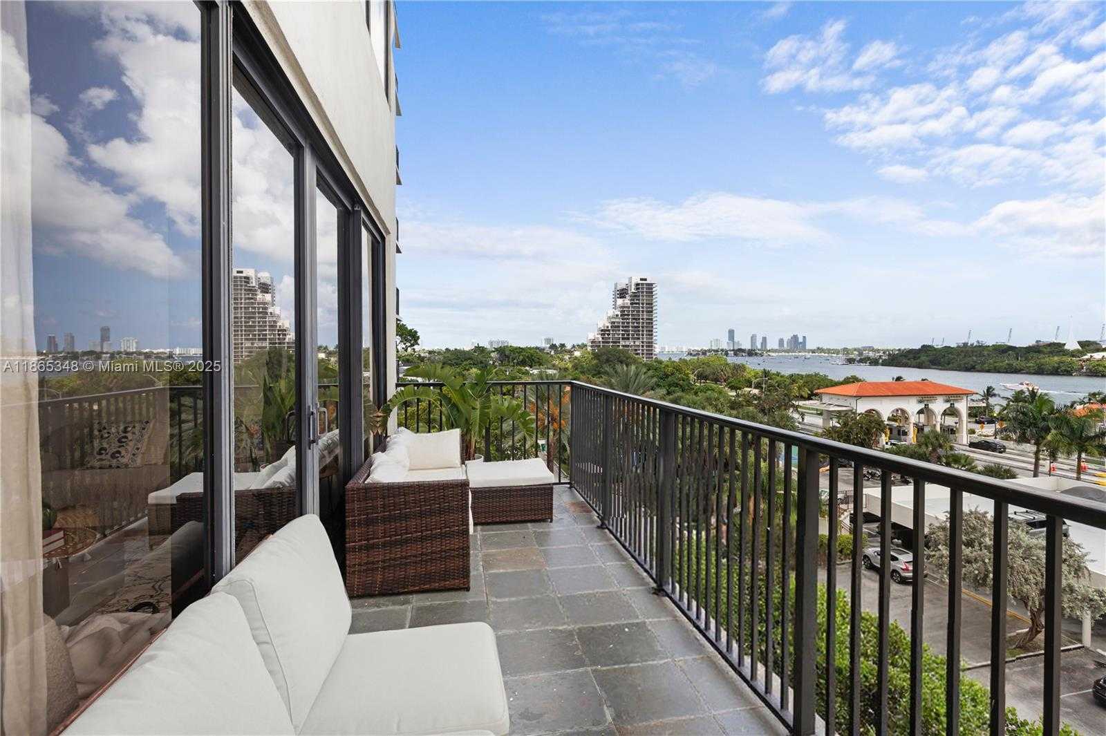 Small Image of 801 NORTH VENETIAN DR #504, Miami Number 6