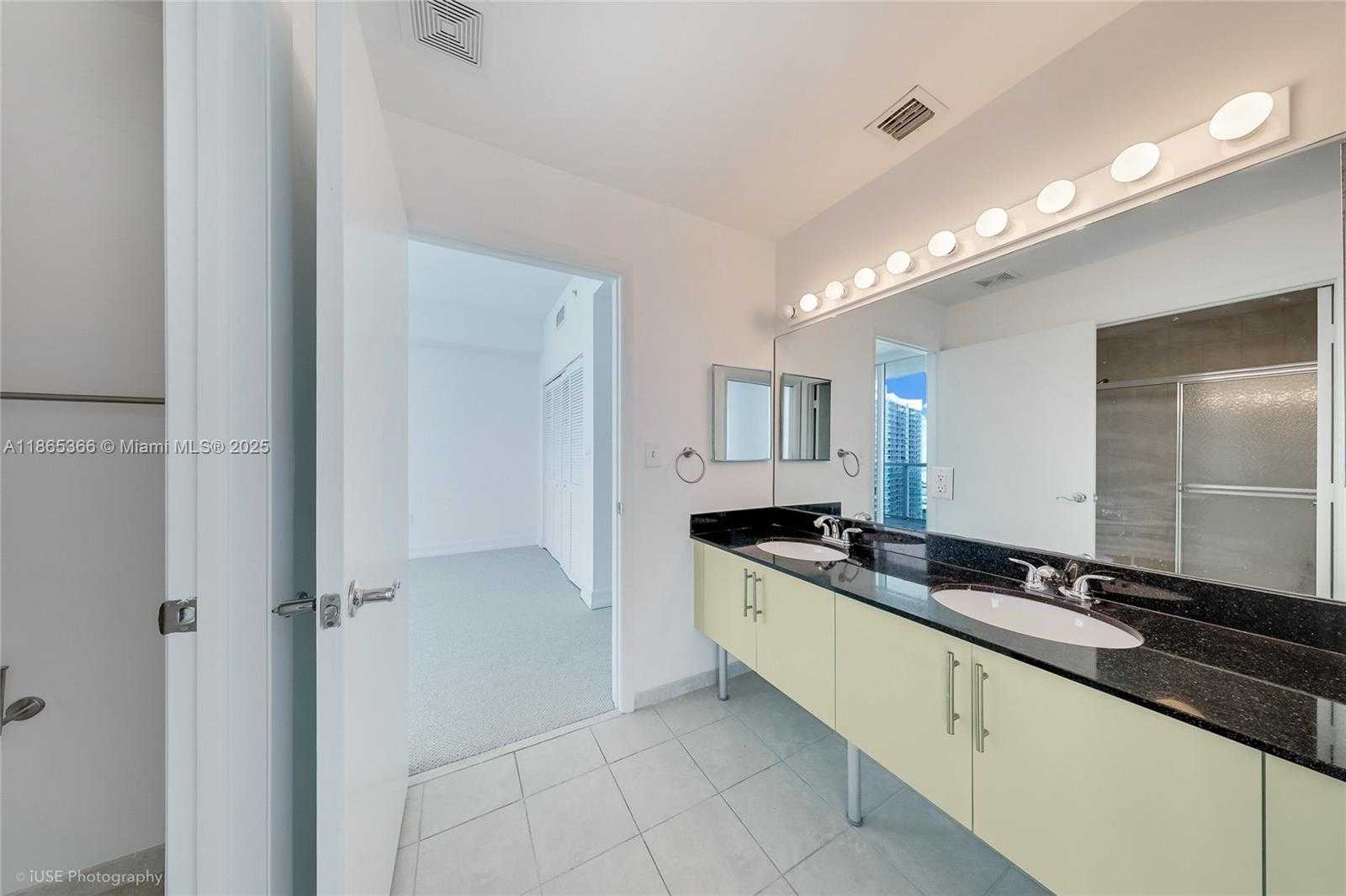 Small Image of 31 SOUTH EAST 5TH ST #3421, Miami Number 12