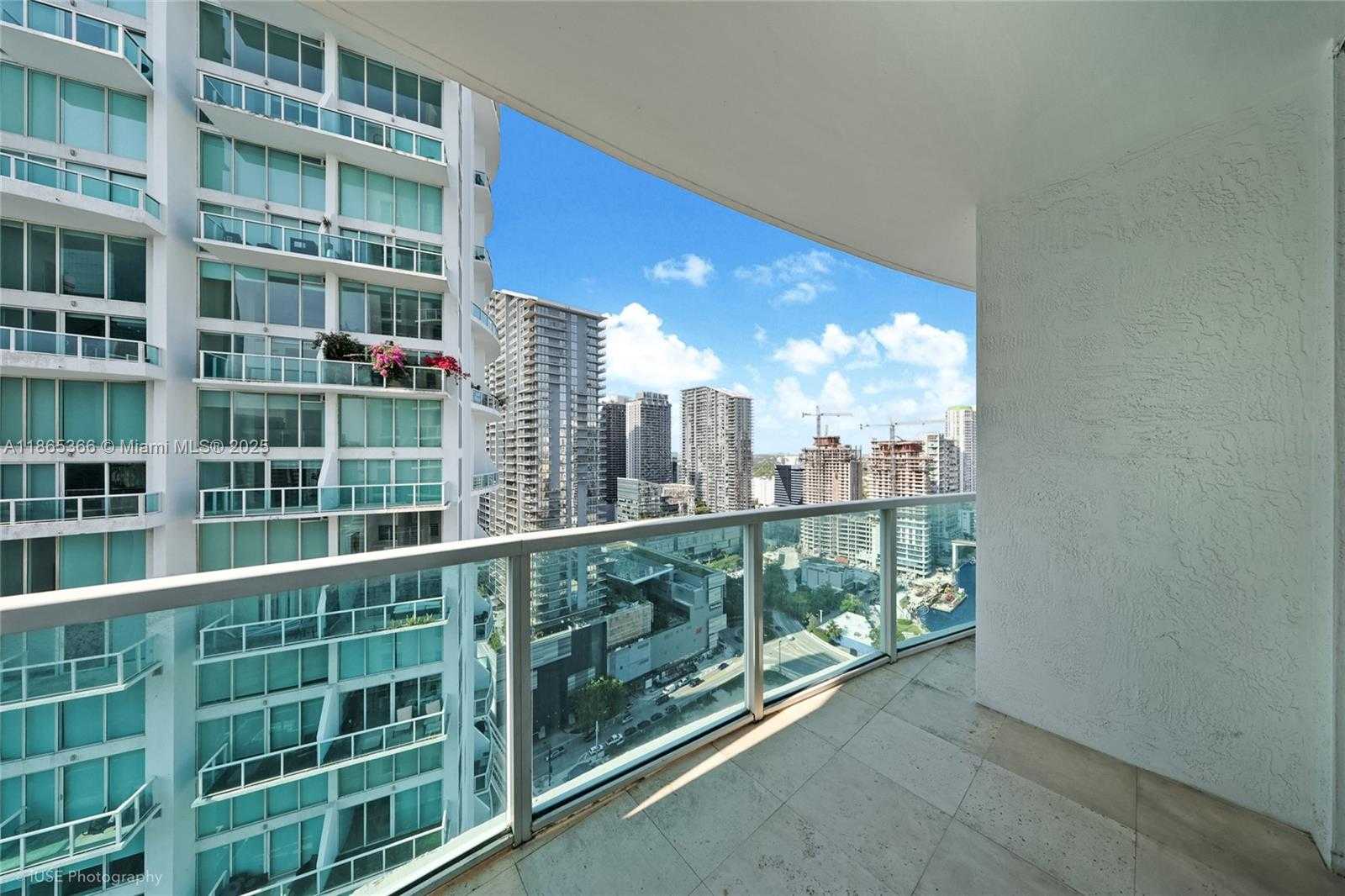 Small Image of 31 SOUTH EAST 5TH ST #3421, Miami Number 3