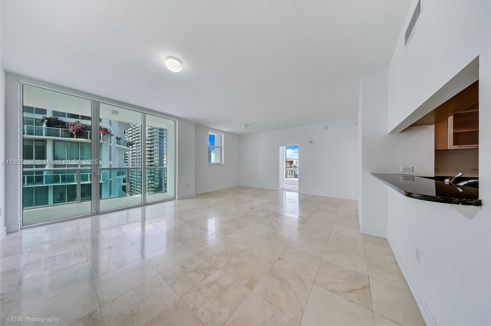 Small Image of 31 SOUTH EAST 5TH ST #3421, Miami Number 6
