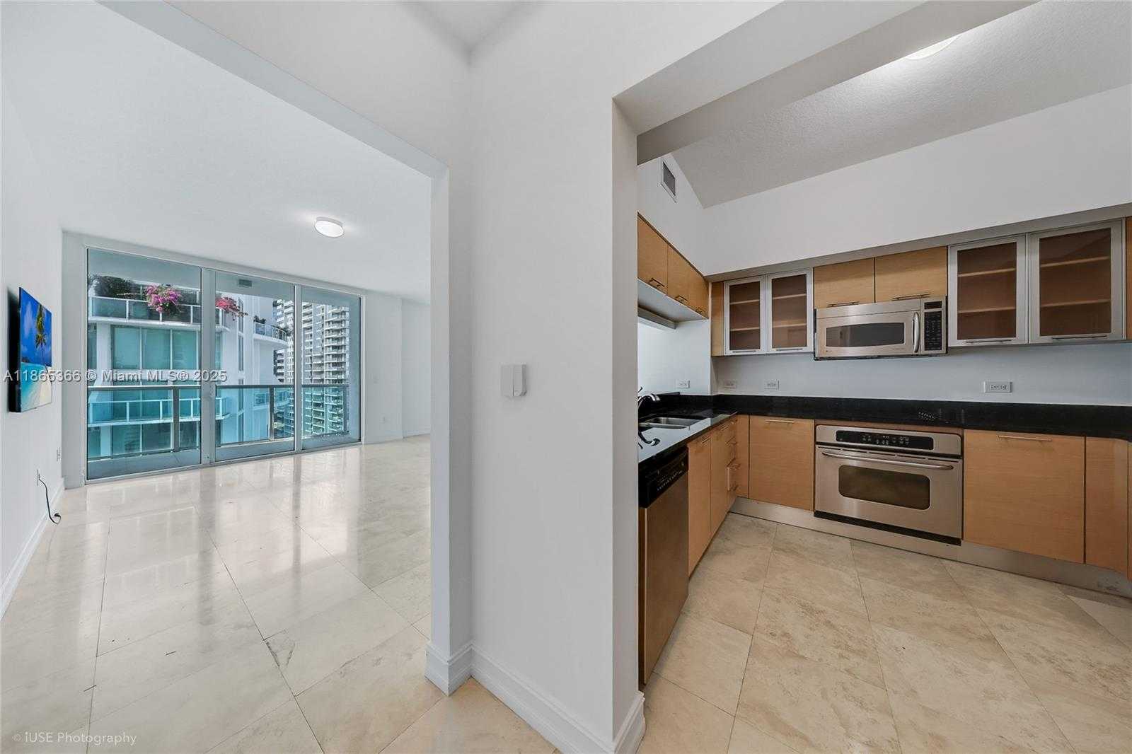 Small Image of 31 SOUTH EAST 5TH ST #3421, Miami Number 7