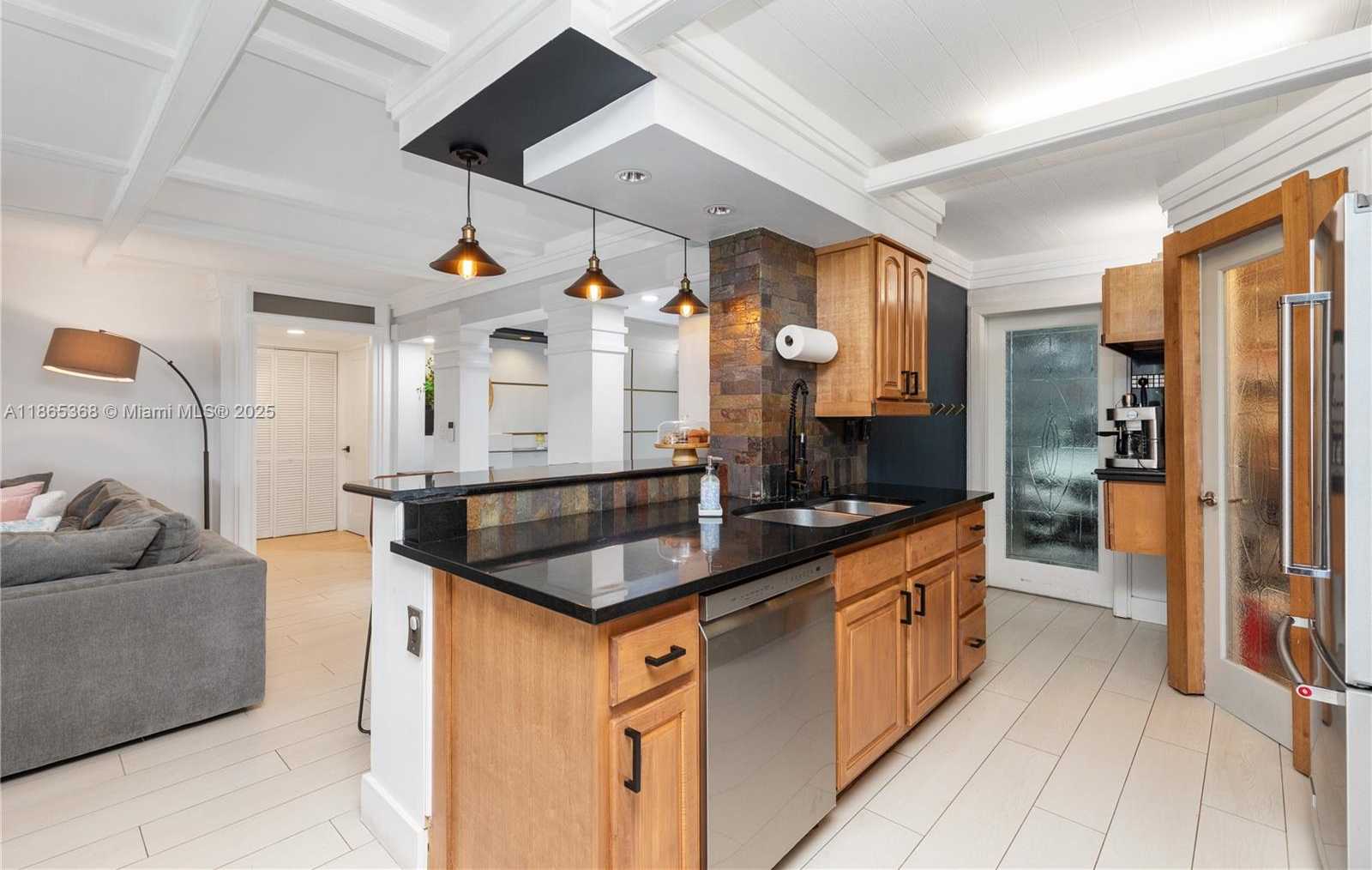 Small Image of 7225 COLDSTREAM DR #7225, Hialeah Number 19