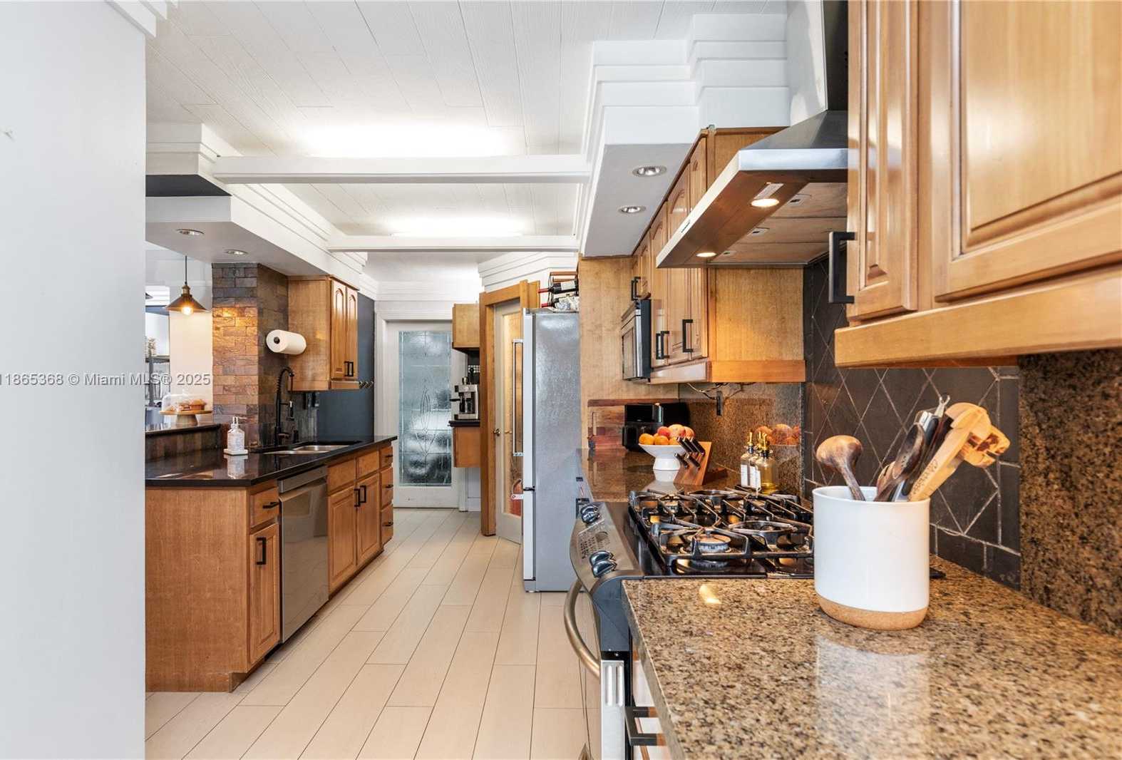 Small Image of 7225 COLDSTREAM DR #7225, Hialeah Number 26