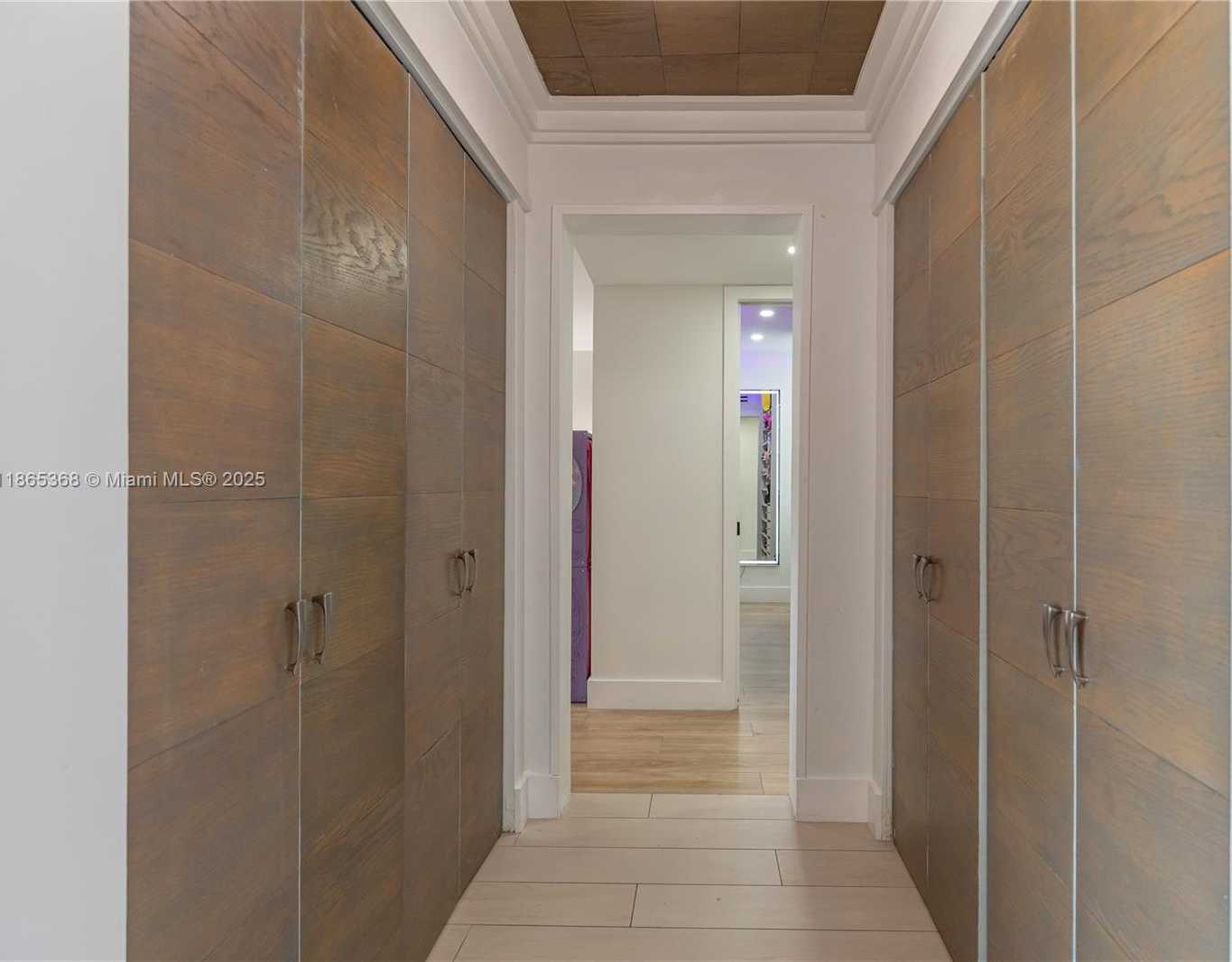 Small Image of 7225 COLDSTREAM DR #7225, Hialeah Number 34