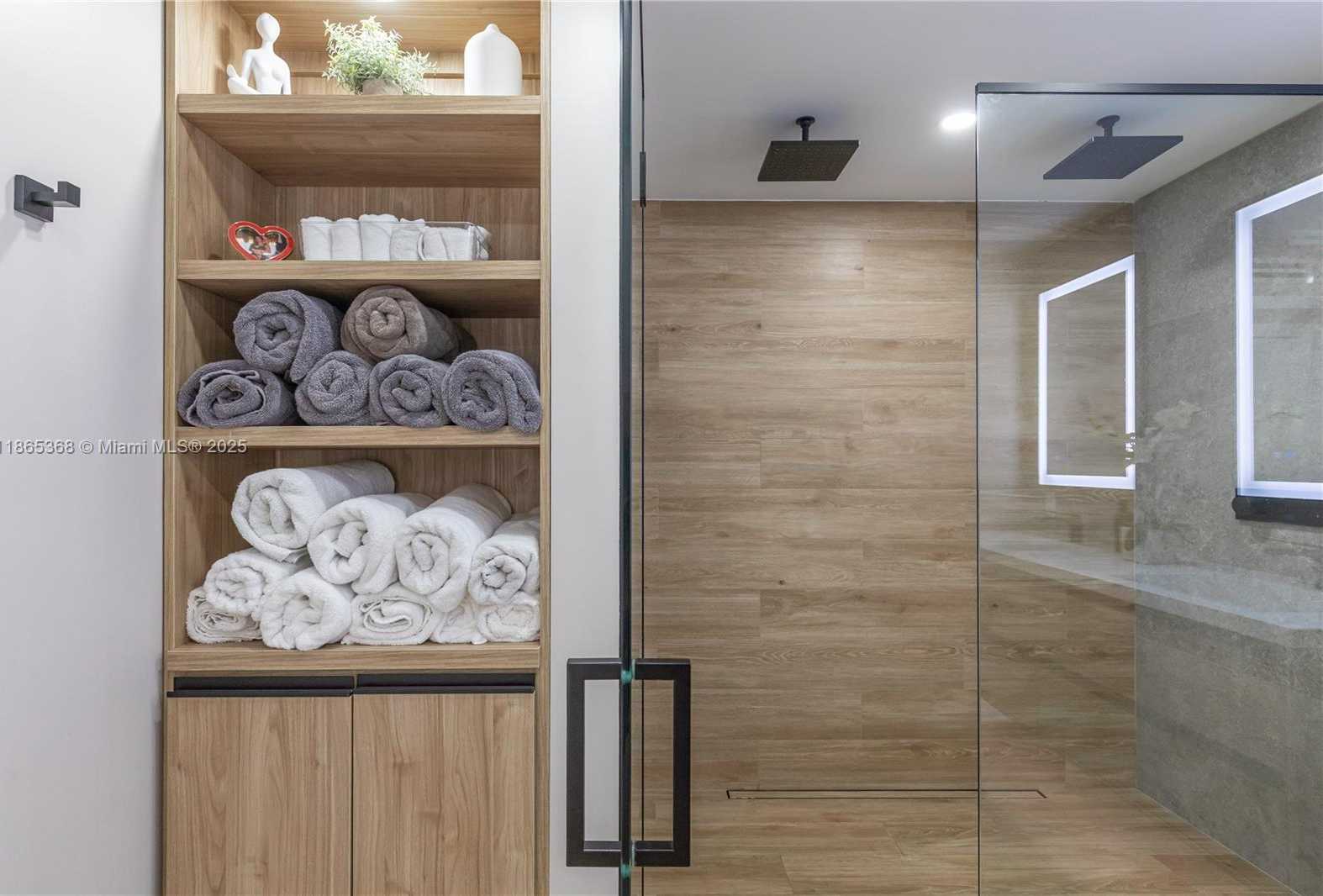Small Image of 7225 COLDSTREAM DR #7225, Hialeah Number 42