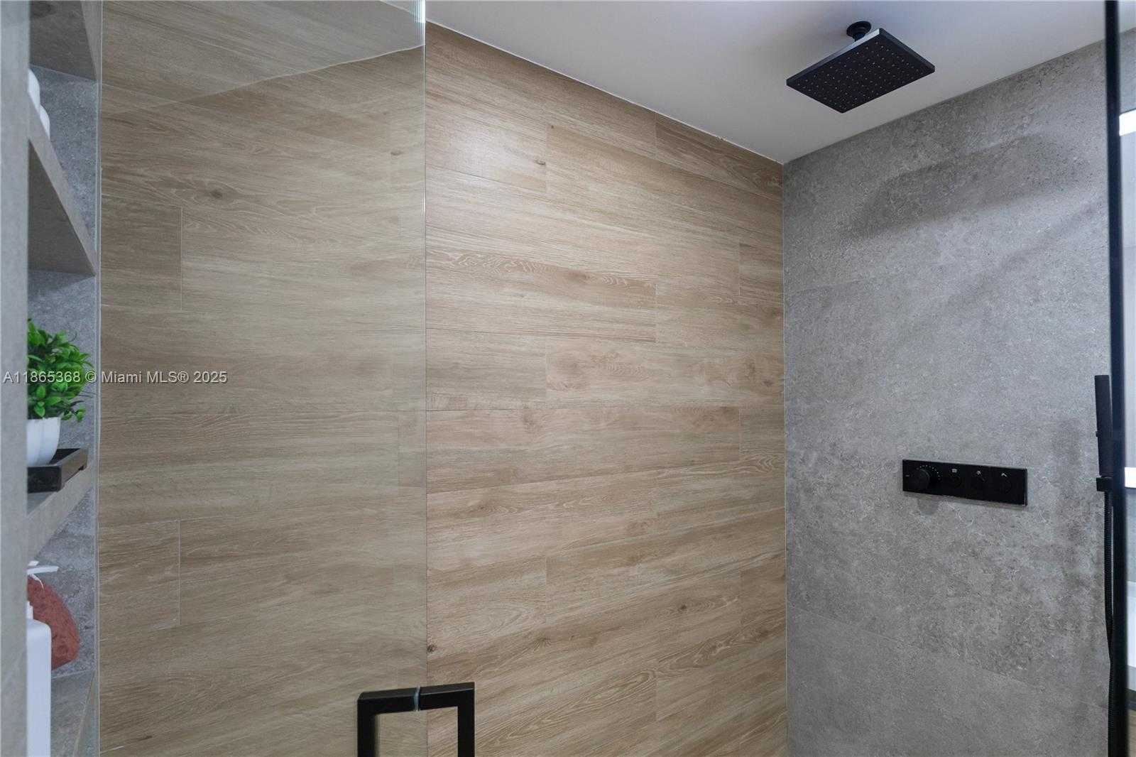 Small Image of 7225 COLDSTREAM DR #7225, Hialeah Number 45
