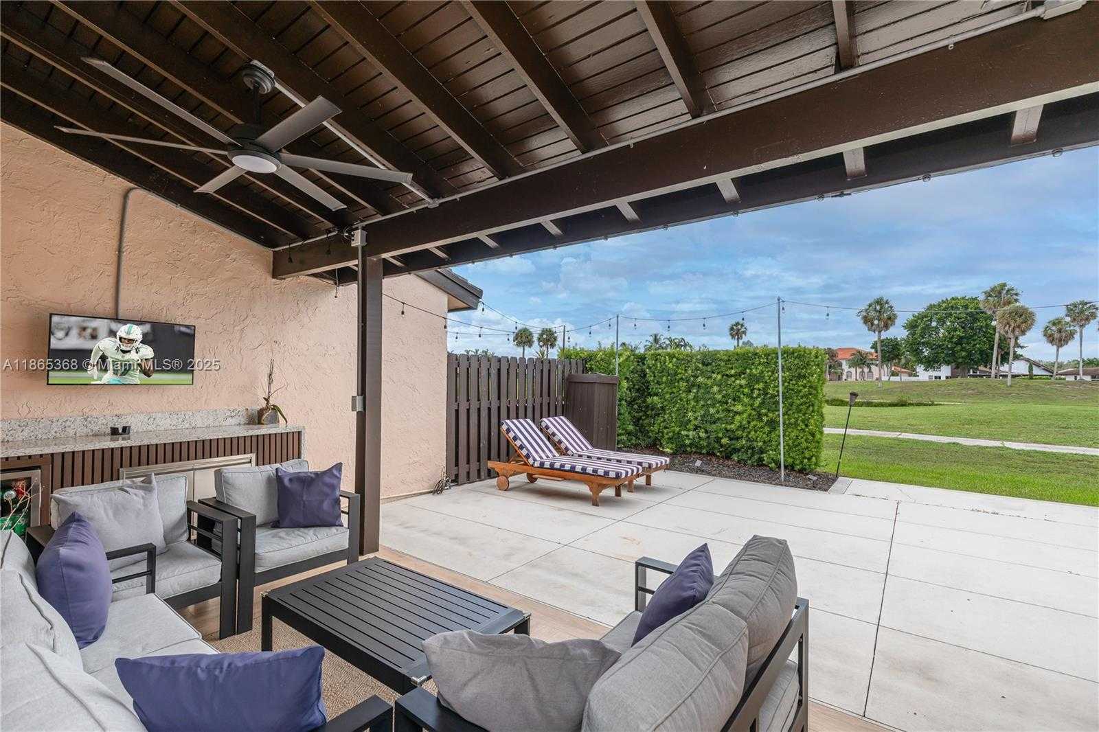 Small Image of 7225 COLDSTREAM DR #7225, Hialeah Number 47