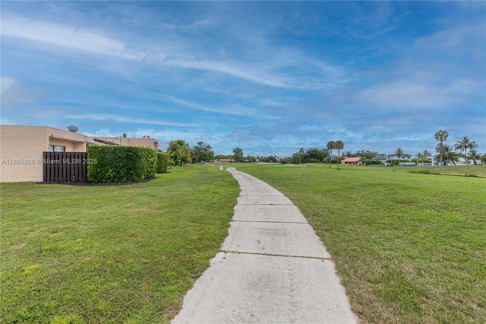 Small Image of 7225 COLDSTREAM DR #7225, Hialeah Number 56