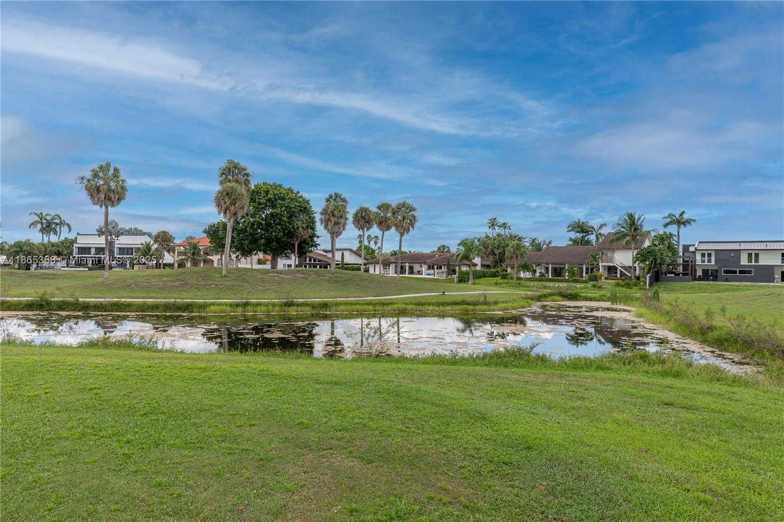 Small Image of 7225 COLDSTREAM DR #7225, Hialeah Number 57