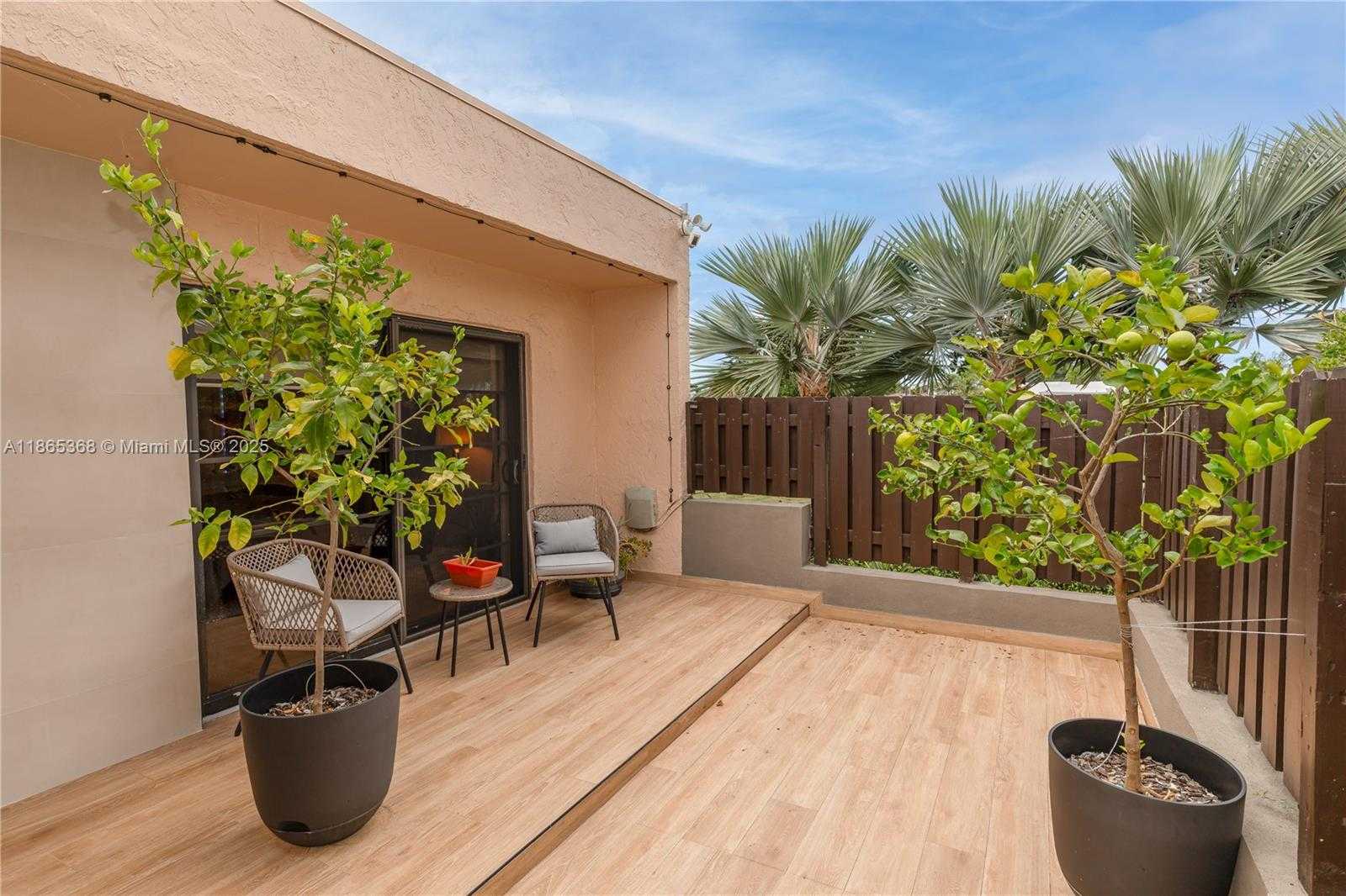 Small Image of 7225 COLDSTREAM DR #7225, Hialeah Number 6