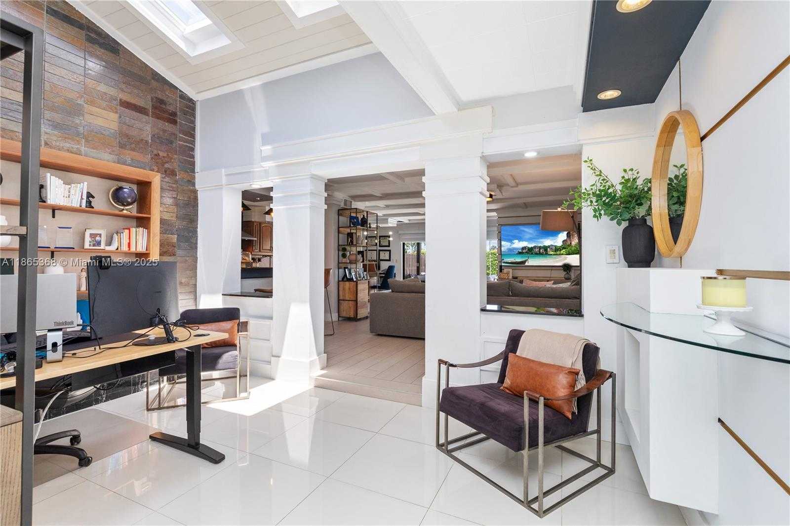 Small Image of 7225 COLDSTREAM DR #7225, Hialeah Number 9