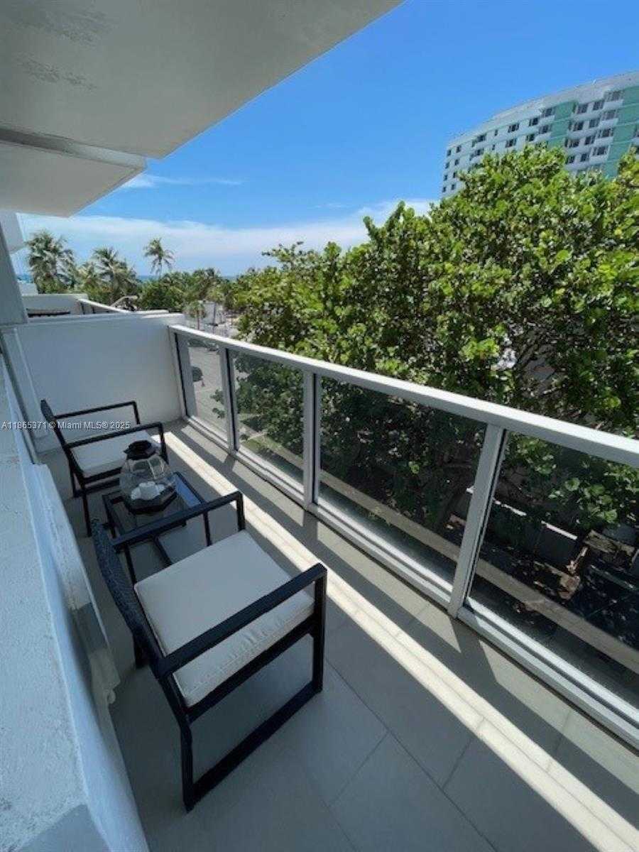 Small Image of Miami Beach Number 13
