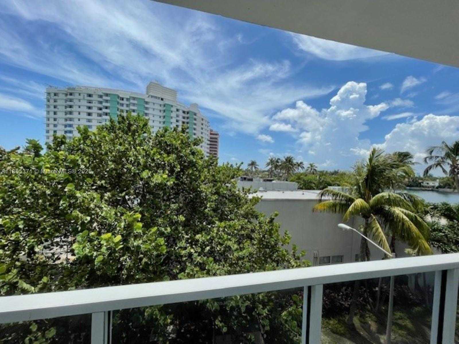 Small Image of Miami Beach Number 14