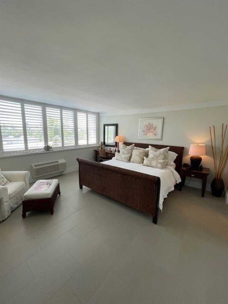 Small Image of Miami Beach Number 9