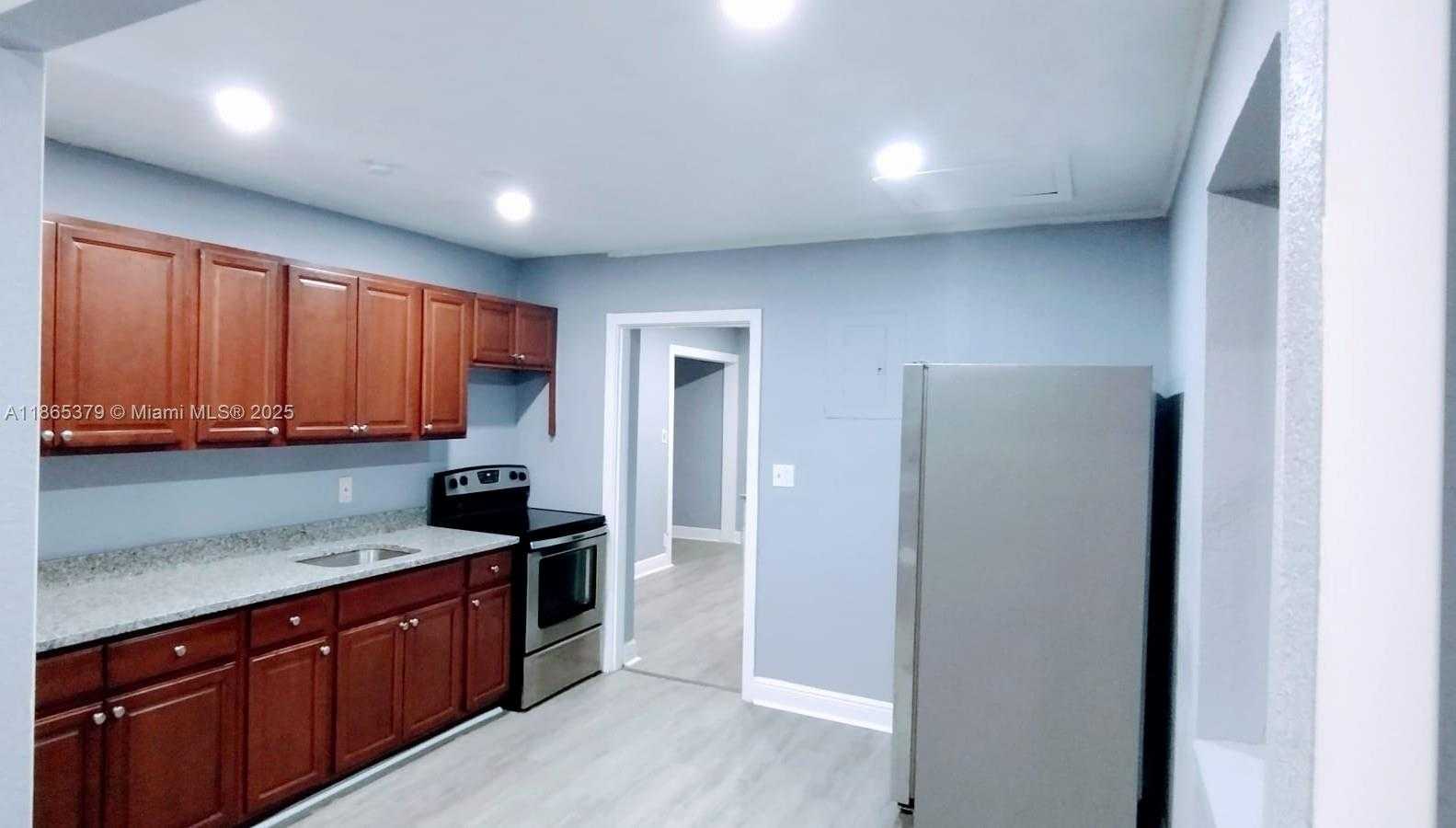 Small Image of 849 WEST 2ND ST #B, Riviera Beach Number 15
