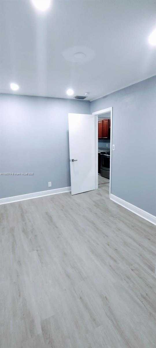 Small Image of 849 WEST 2ND ST #B, Riviera Beach Number 28