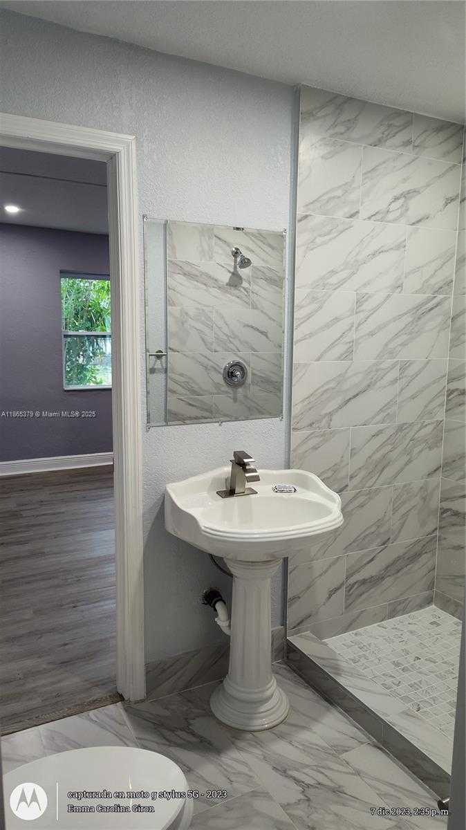 Small Image of 849 WEST 2ND ST #B, Riviera Beach Number 4