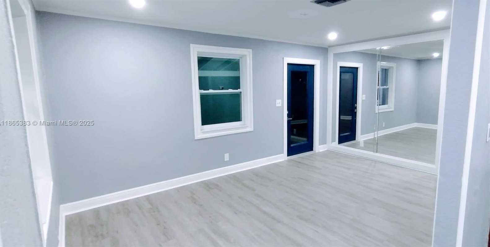 Small Image of 849 WEST 2ND ST #A, Riviera Beach Number 2