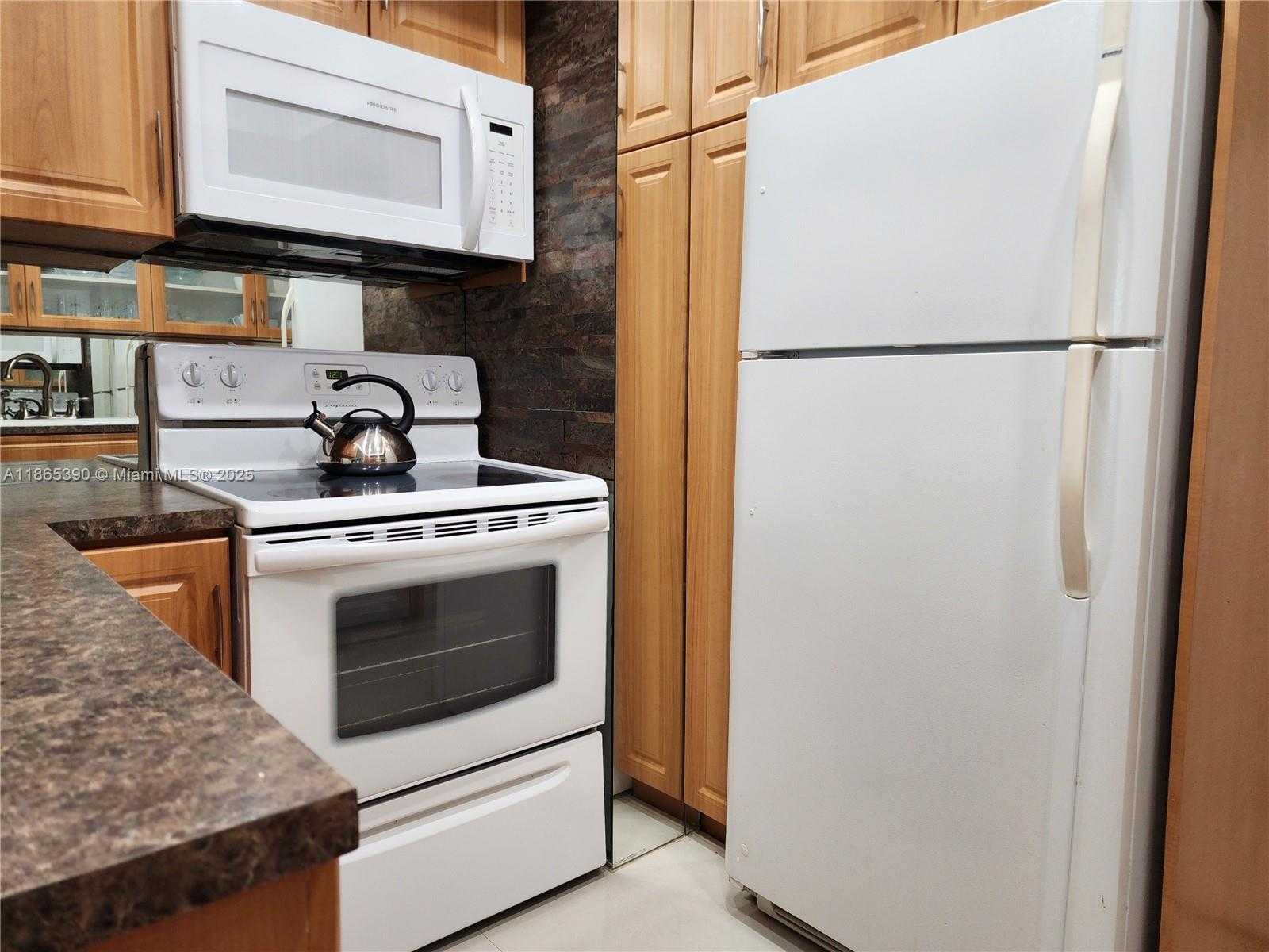 Small Image of 3505 SOUTH OCEAN DR #1217, Hollywood Number 10