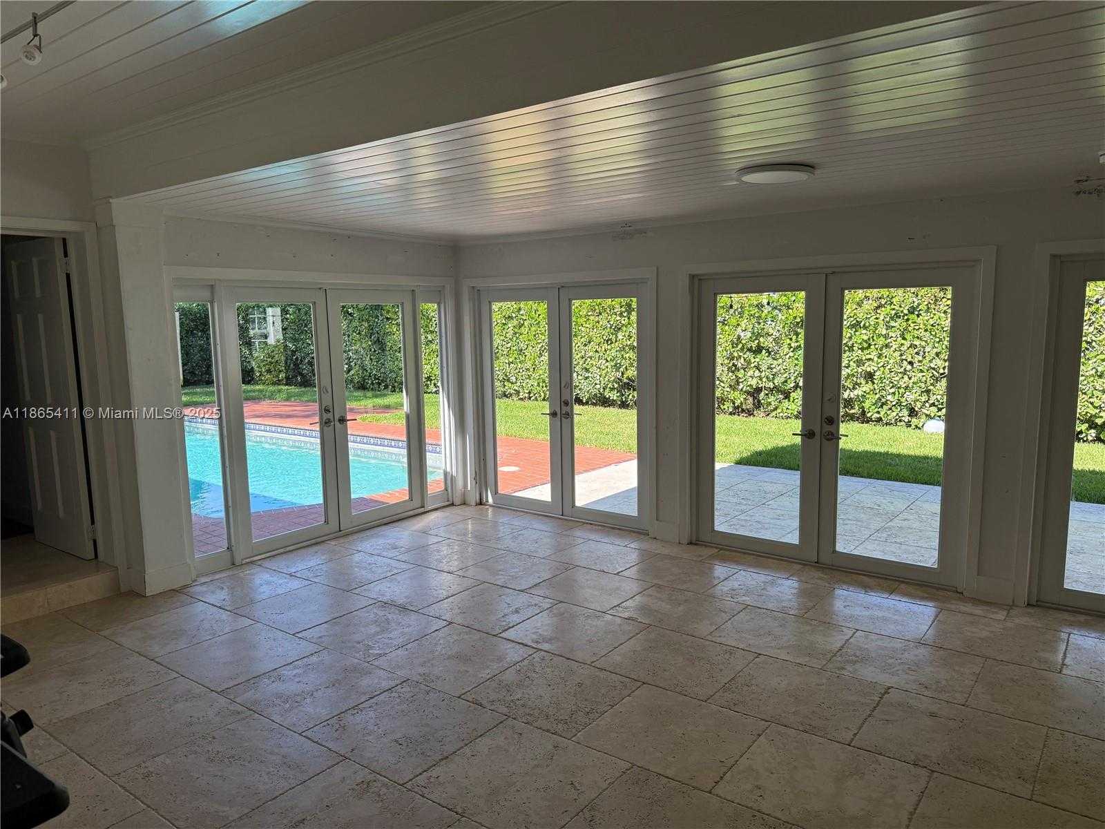 Small Image of 3618 PALMARITO ST, Coral Gables Number 10