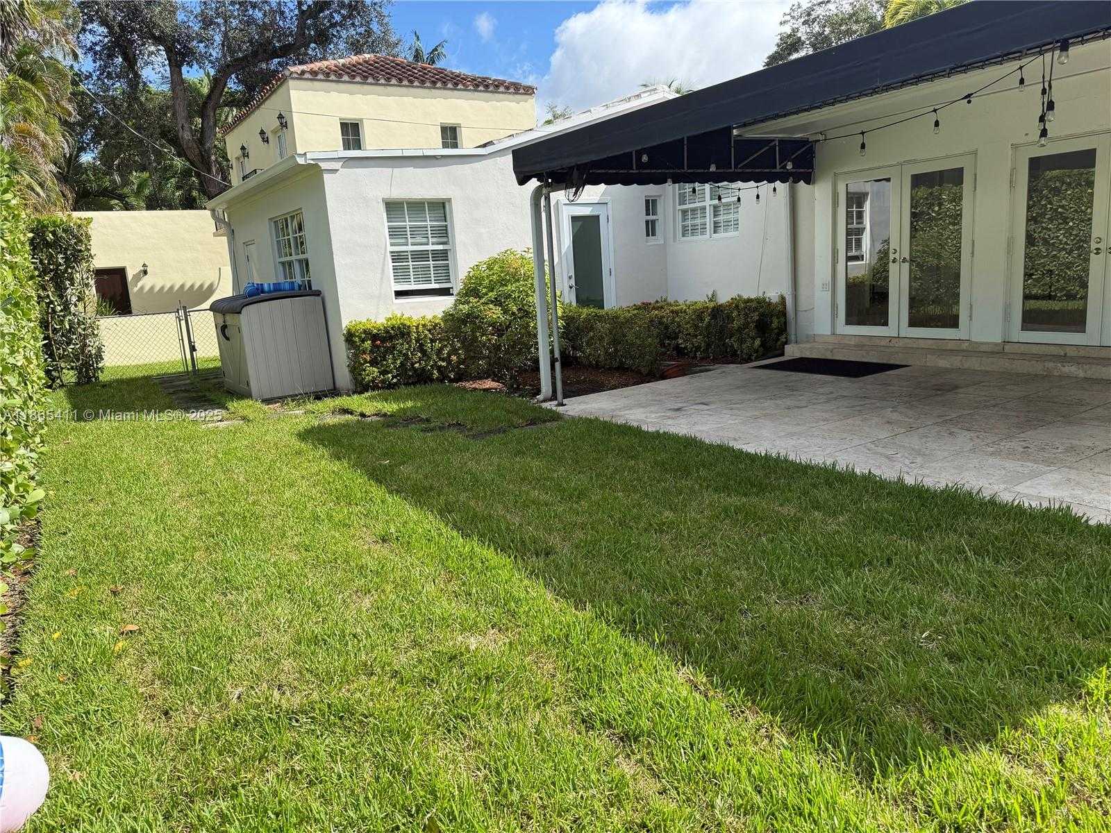 Small Image of 3618 PALMARITO ST, Coral Gables Number 15