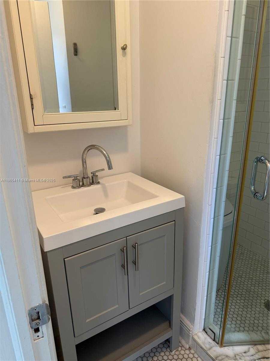 Small Image of 3618 PALMARITO ST, Coral Gables Number 19