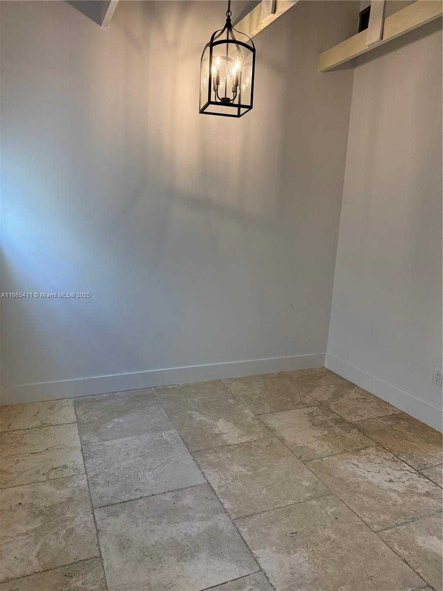Small Image of 3618 PALMARITO ST, Coral Gables Number 22