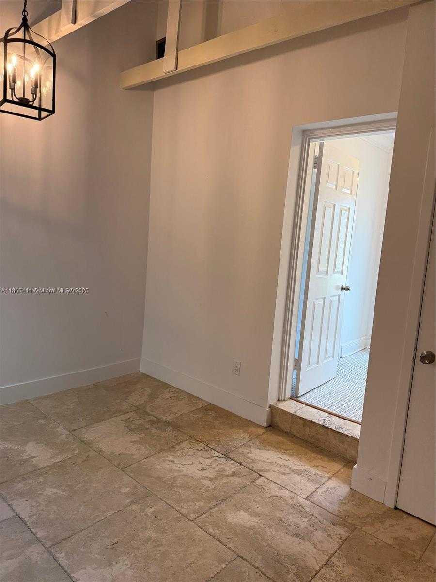 Small Image of 3618 PALMARITO ST, Coral Gables Number 23