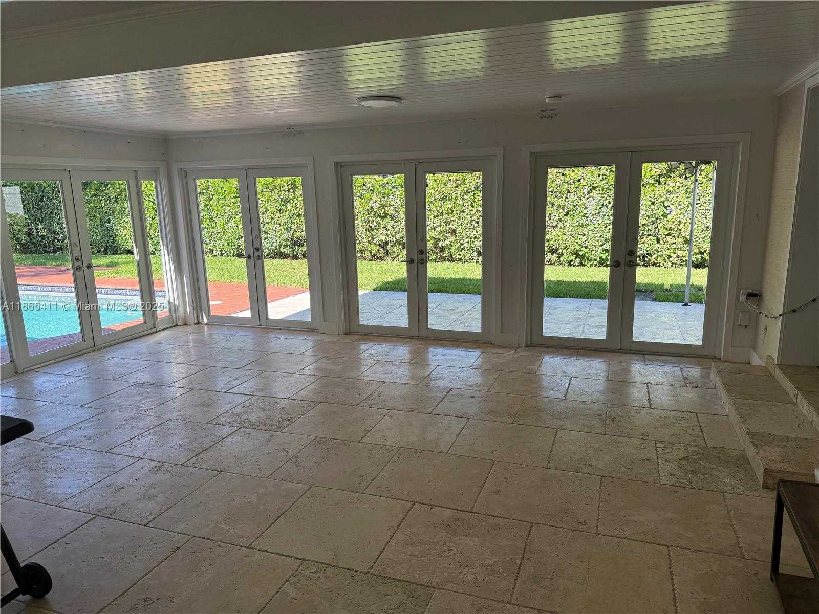 Small Image of 3618 PALMARITO ST, Coral Gables Number 25