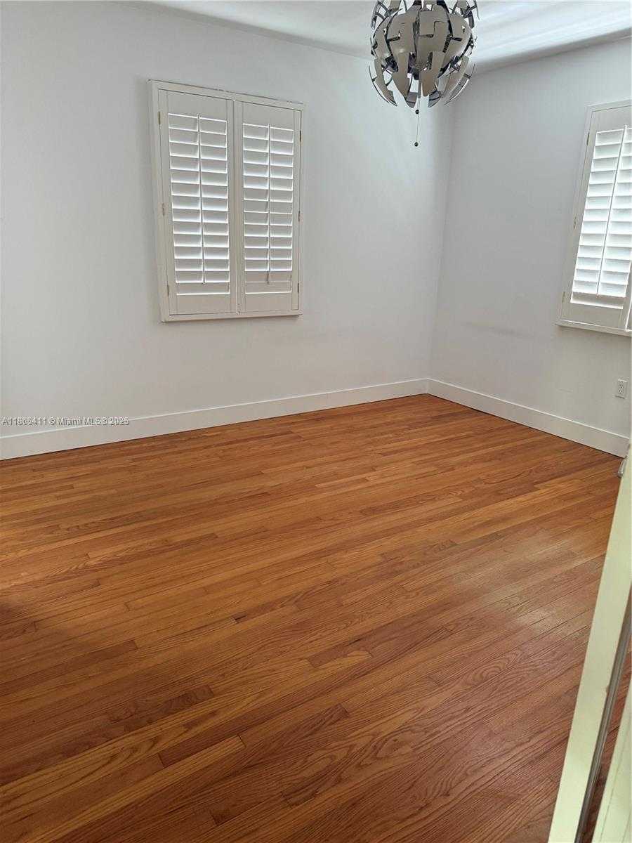 Small Image of 3618 PALMARITO ST, Coral Gables Number 39