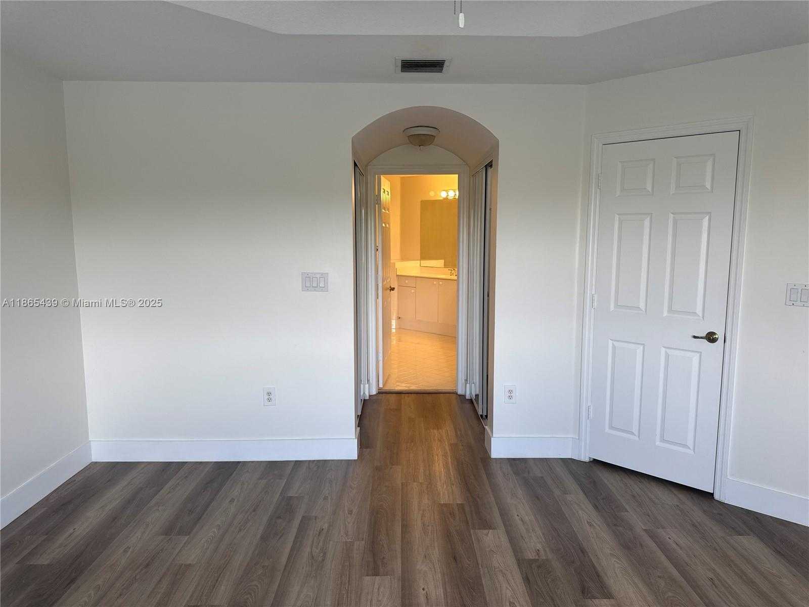 Small Image of 11482 NORTH WEST 69TH TER, Doral Number 32