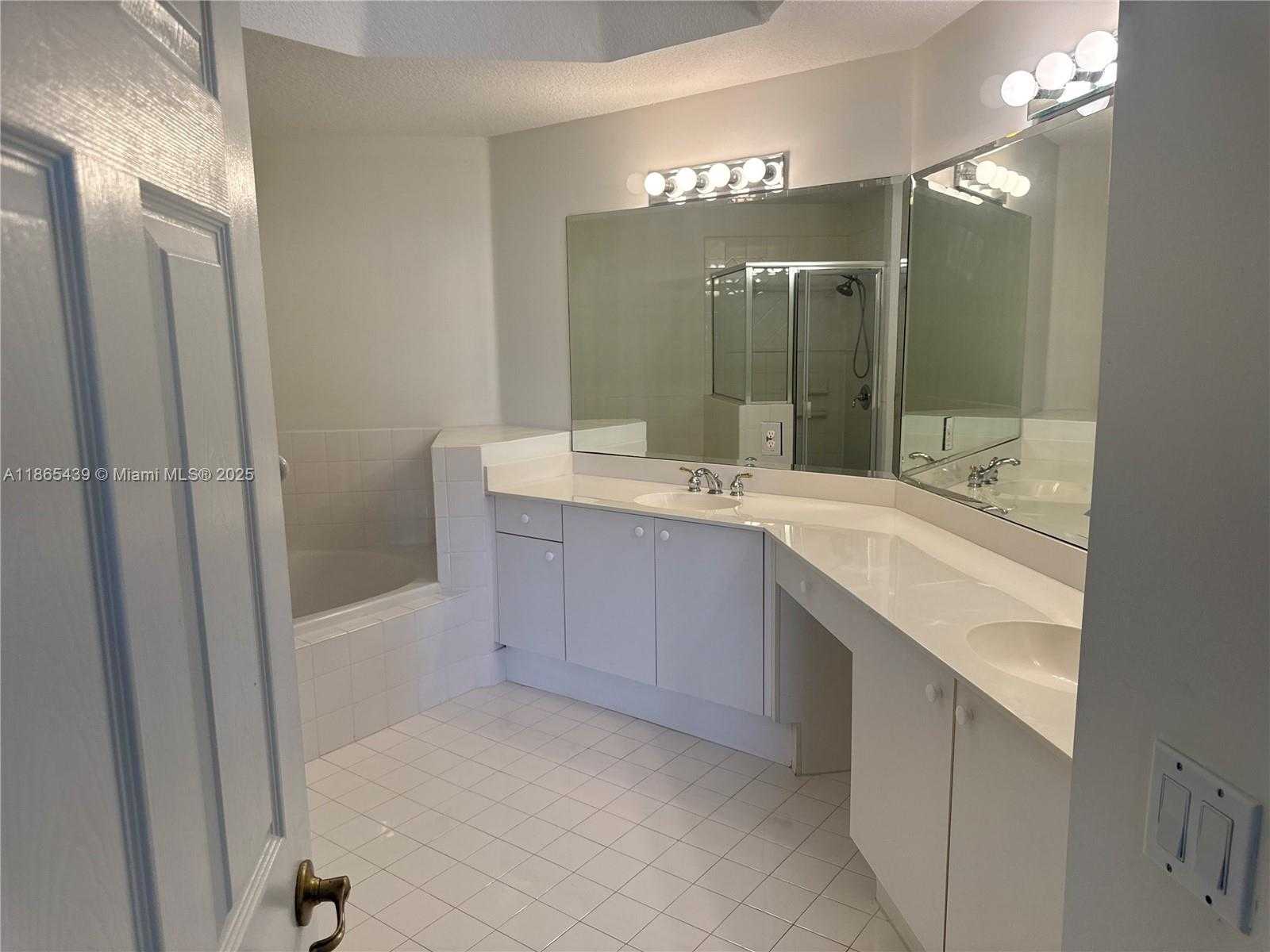 Small Image of 11482 NORTH WEST 69TH TER, Doral Number 35