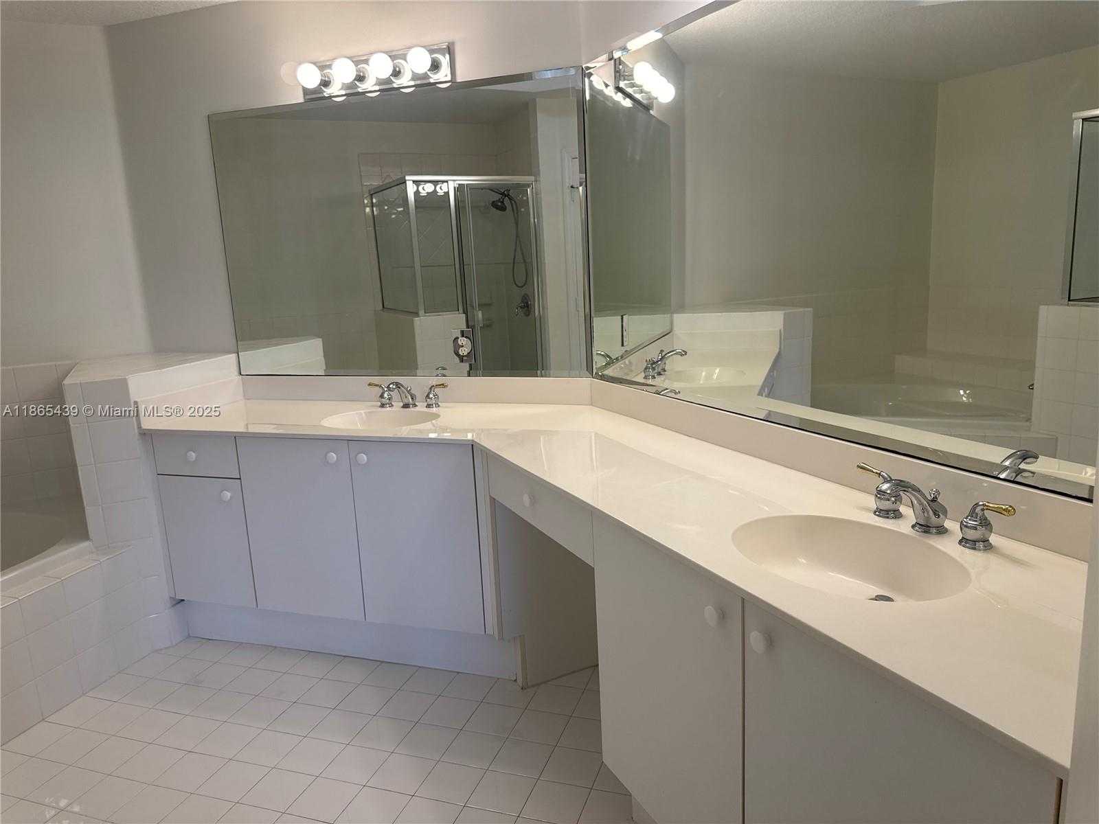 Small Image of 11482 NORTH WEST 69TH TER, Doral Number 36