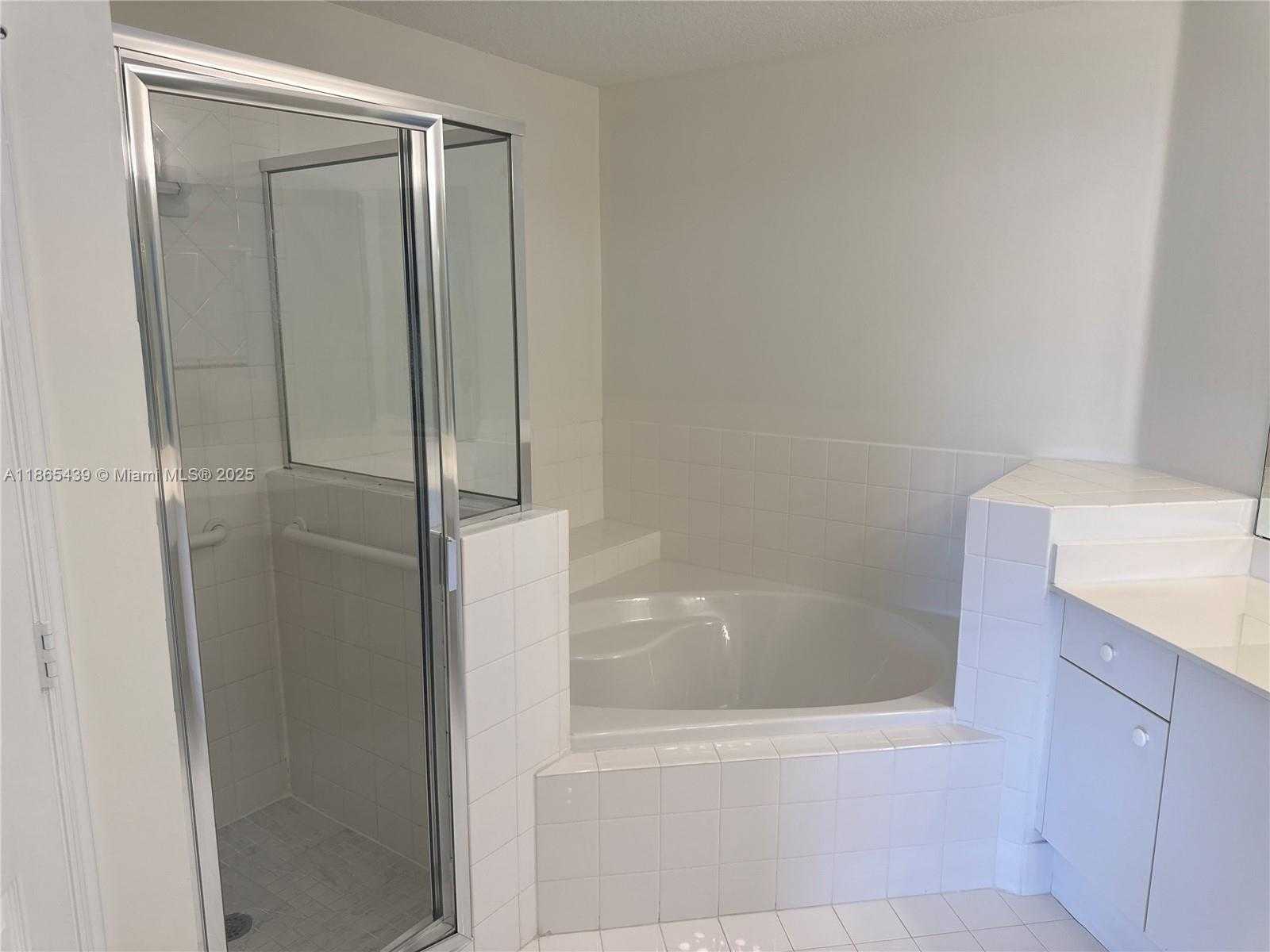 Small Image of 11482 NORTH WEST 69TH TER, Doral Number 38