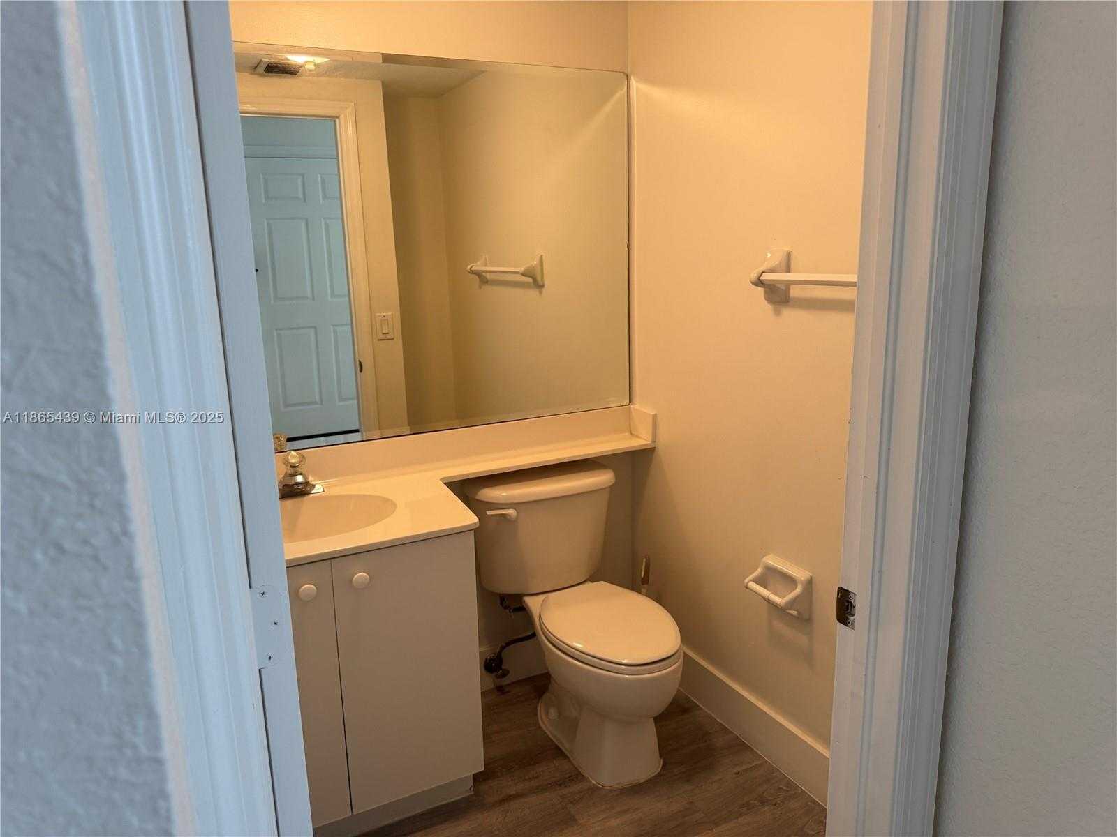 Small Image of 11482 NORTH WEST 69TH TER, Doral Number 8
