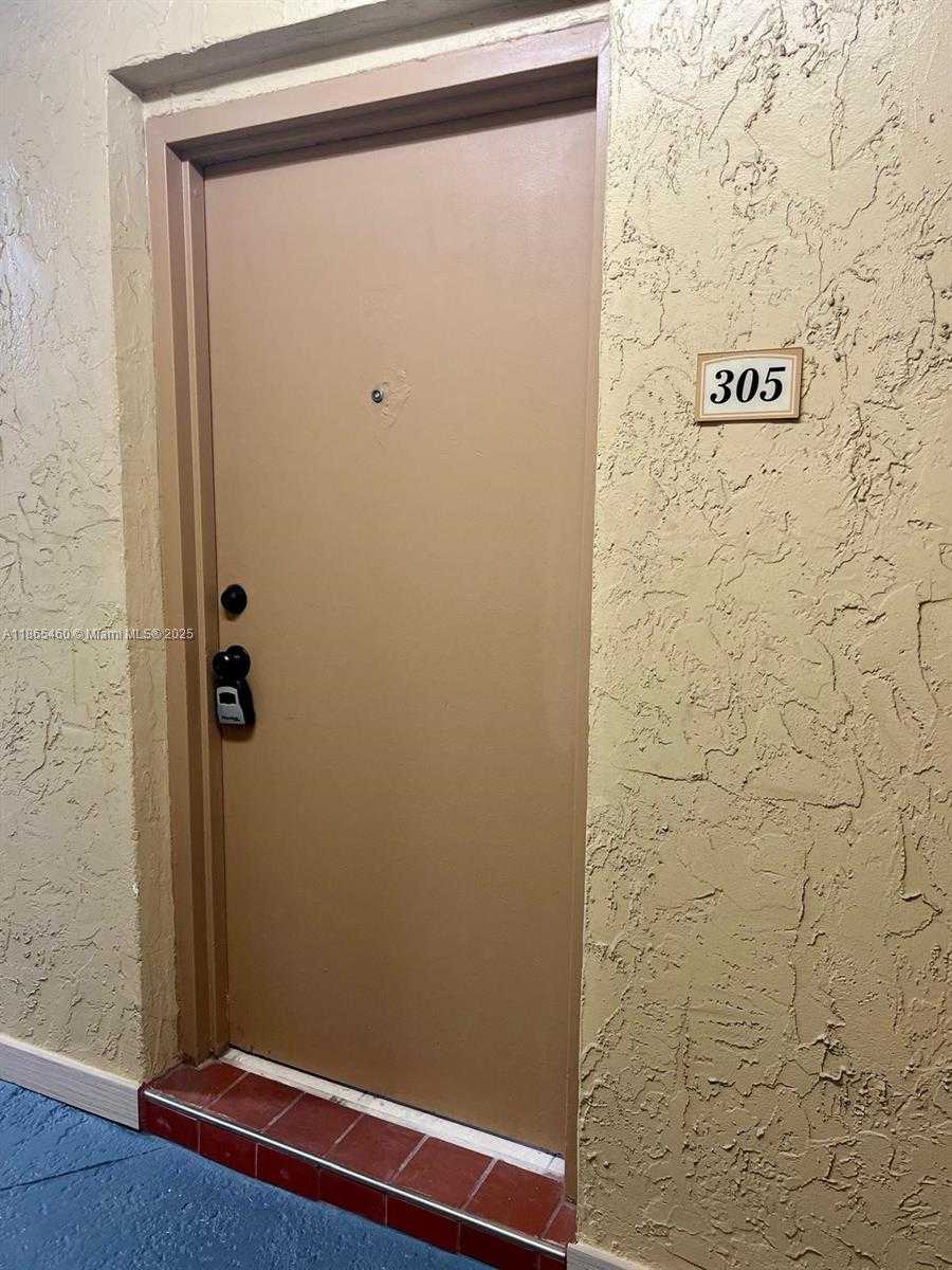 Small Image of 4810 NORTH WEST 79TH AVE #305, Doral Number 15