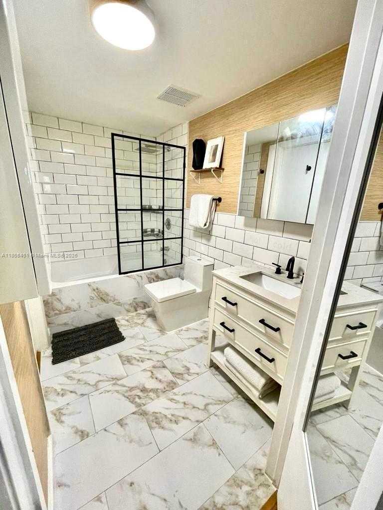 Small Image of 690 SOUTH WEST 1ST CT #1025, Miami Number 11