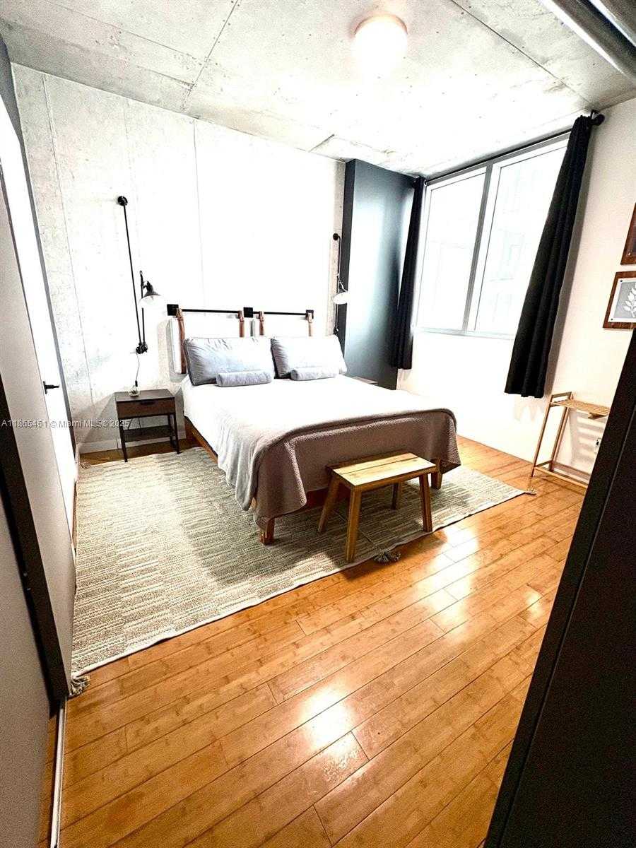 Small Image of 690 SOUTH WEST 1ST CT #1025, Miami Number 12