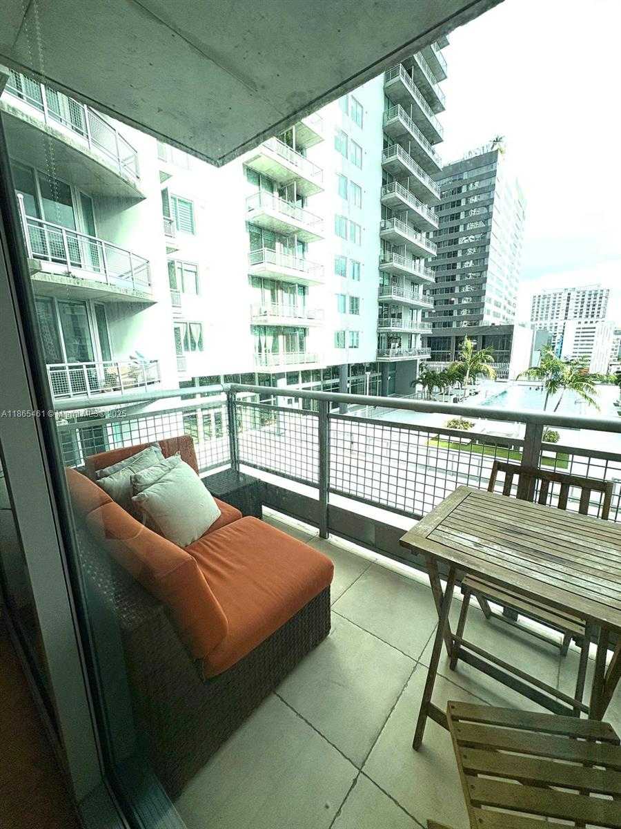 Small Image of 690 SOUTH WEST 1ST CT #1025, Miami Number 15