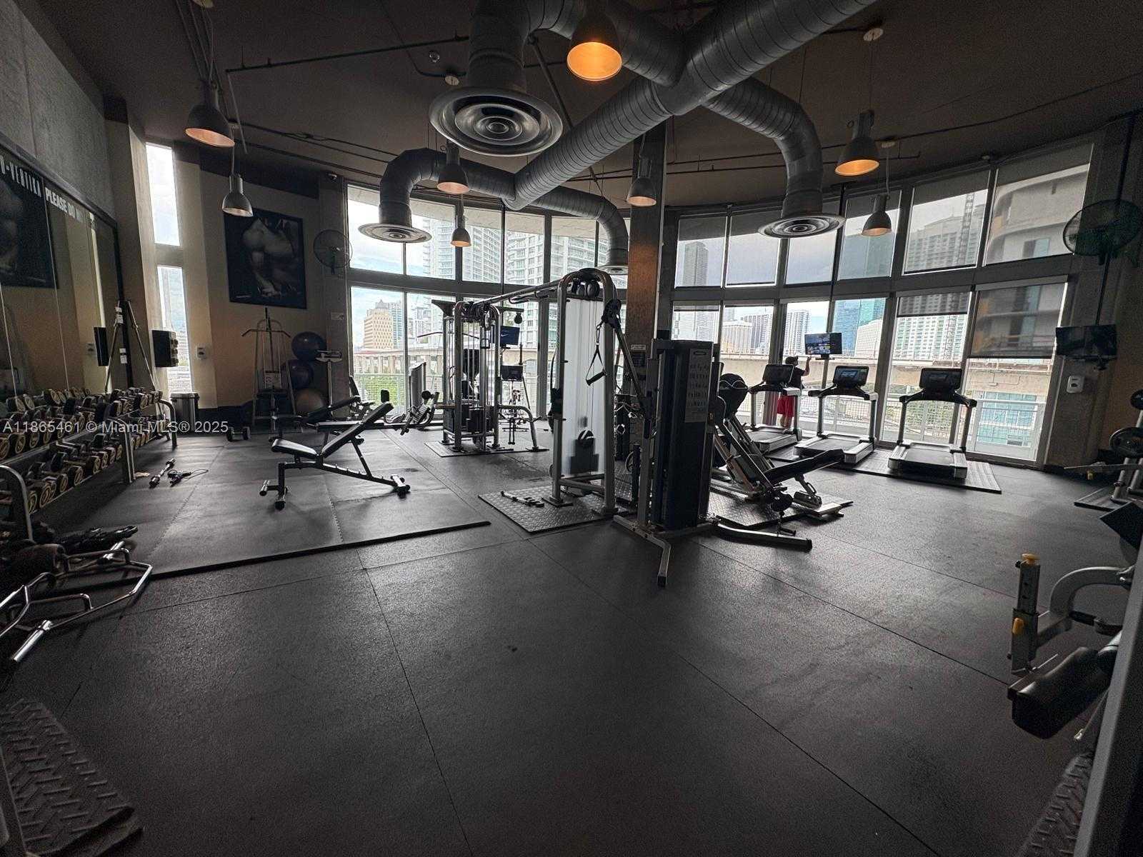 Small Image of 690 SOUTH WEST 1ST CT #1025, Miami Number 19